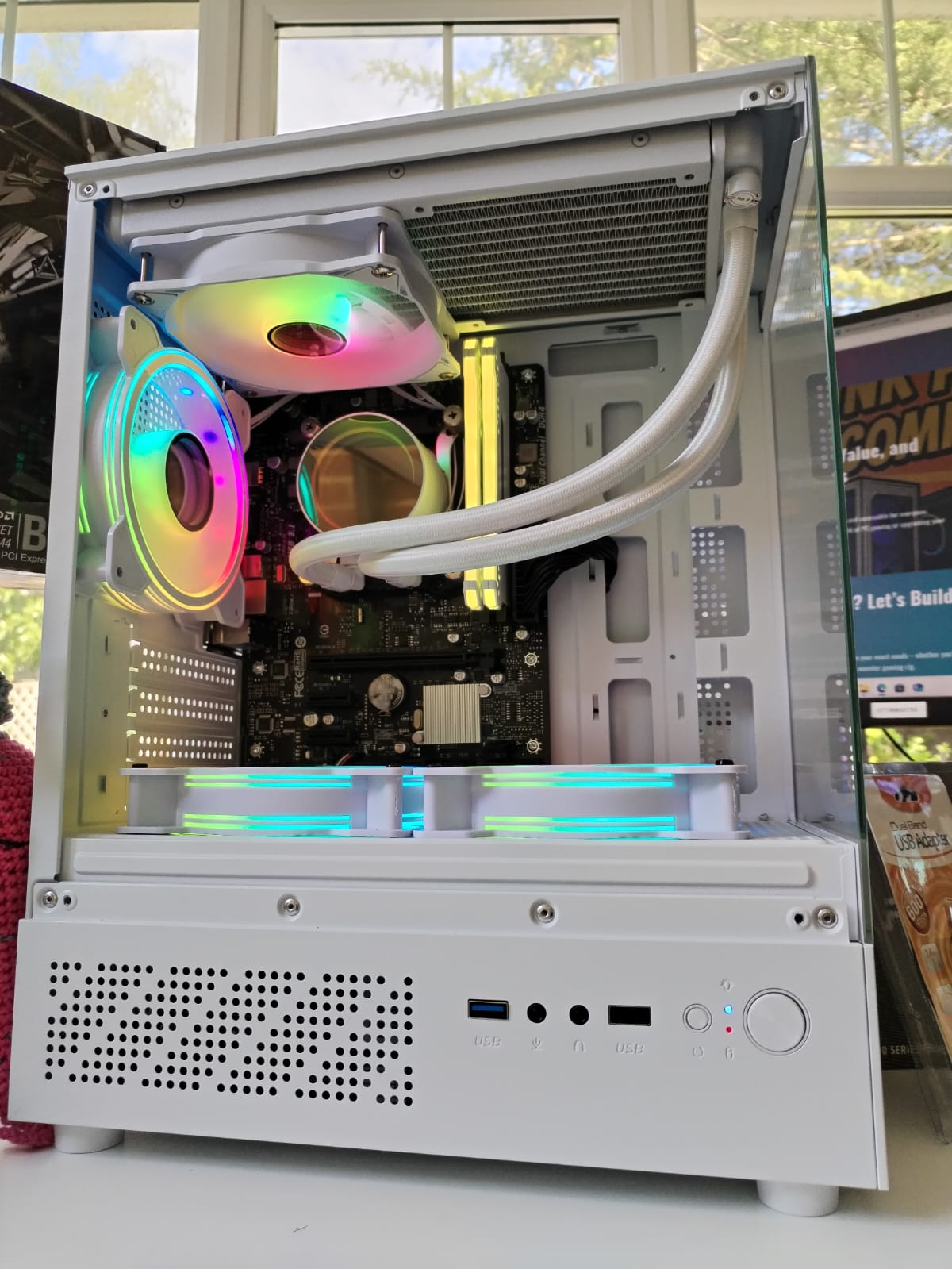 Celcius | Ryzen 5 2400G | 16GB RGB RAM | 512GB SSD | ARGB Watercooled White Build