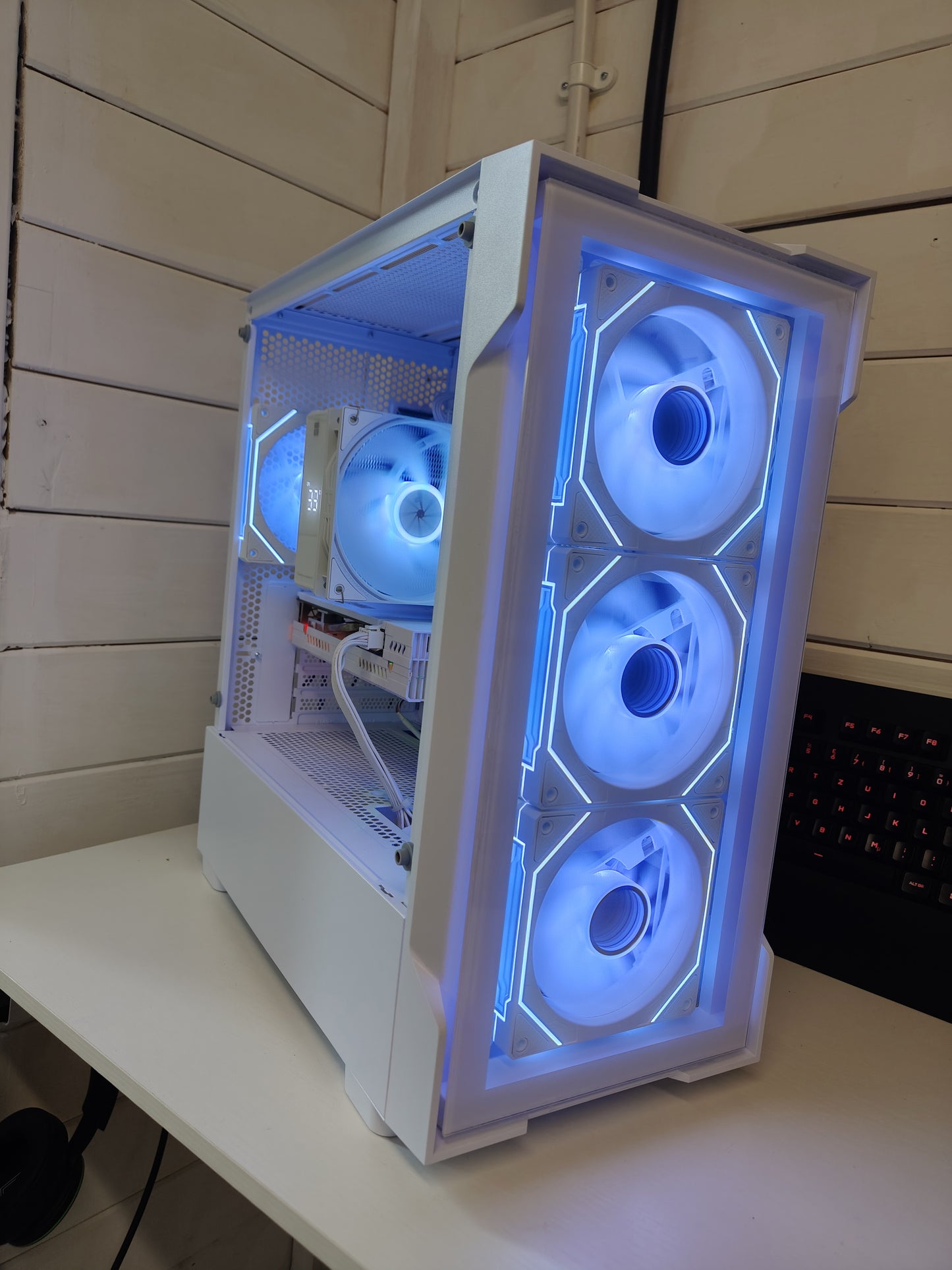 ❄️ Whiteout Esports Edition – RTX 2060 Super + i5 13400F Gaming PC ❄️