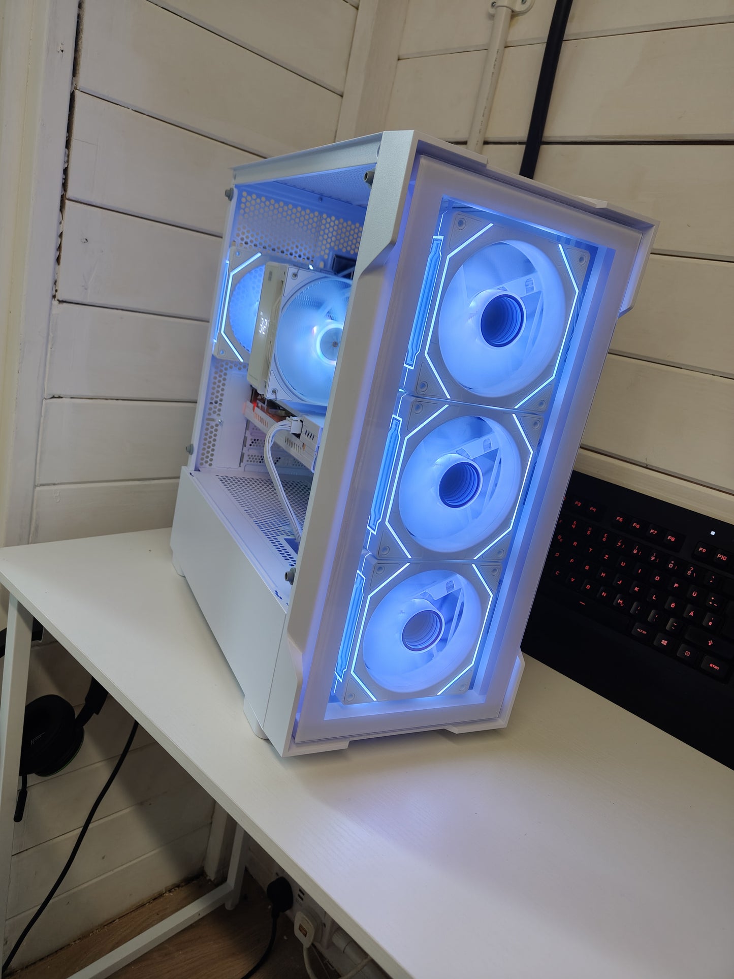 ❄️ Whiteout Esports Edition – RTX 2060 Super + i5 13400F Gaming PC ❄️