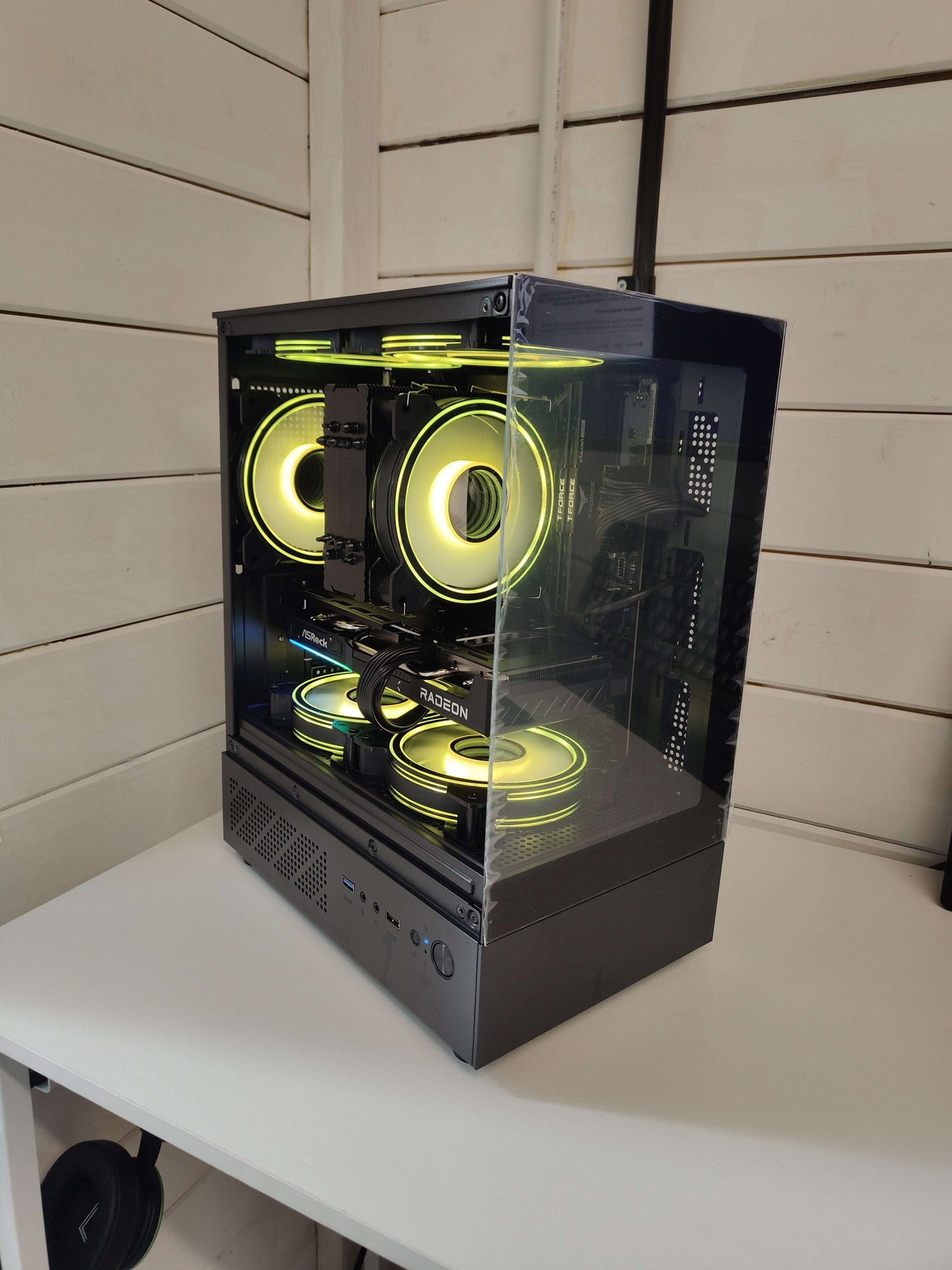 Prebuild Celcius RX 9060 XT + Ryzen 5 7600X Gaming PC