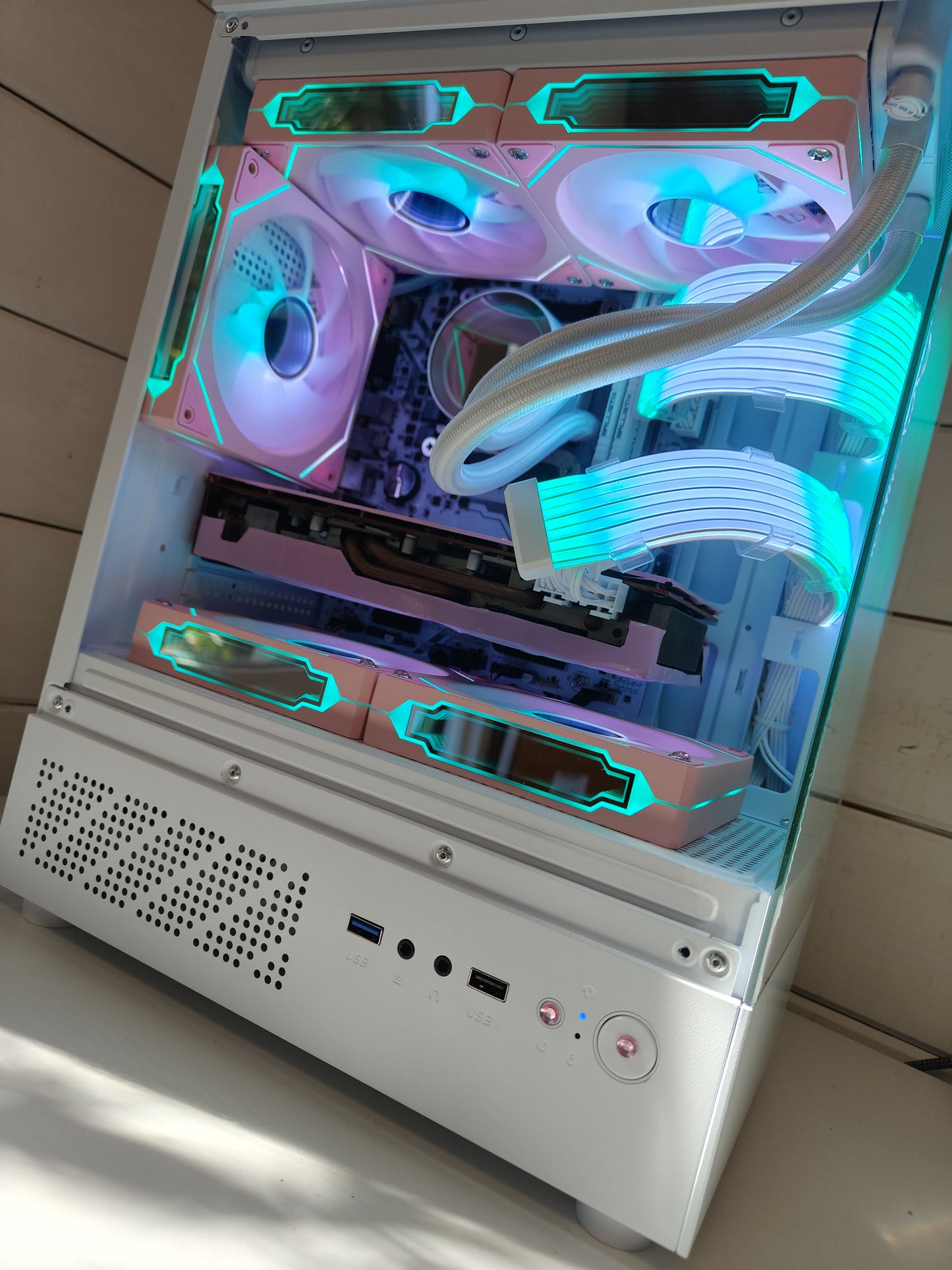 The Lady Parsnip – Limited Edition Compact White & Pink Gaming PC