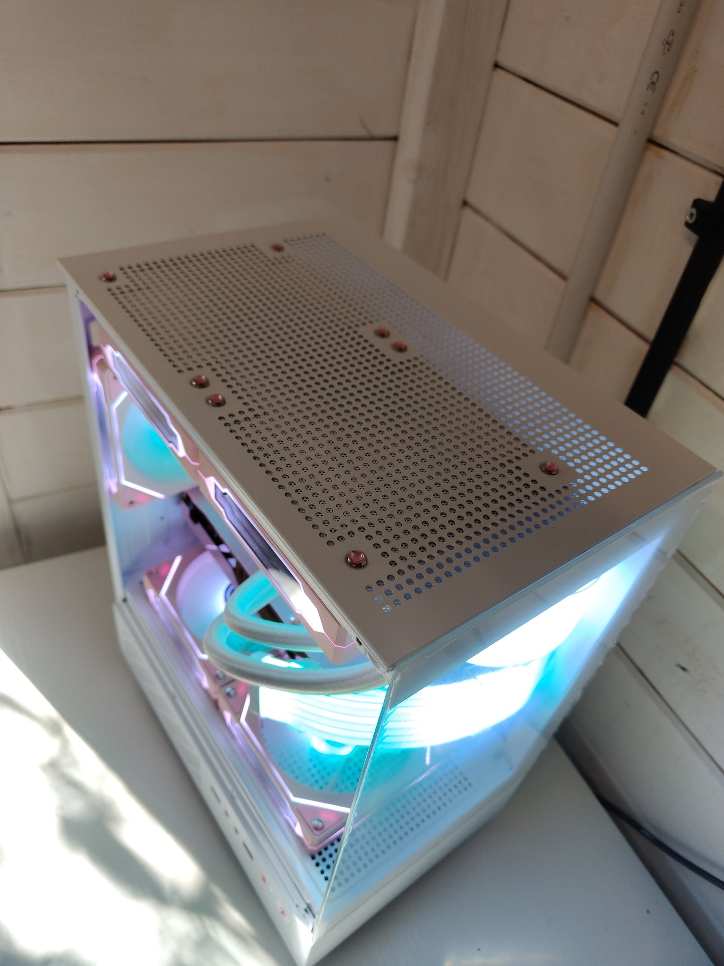 The Lady Parsnip – Limited Edition Compact White & Pink Gaming PC