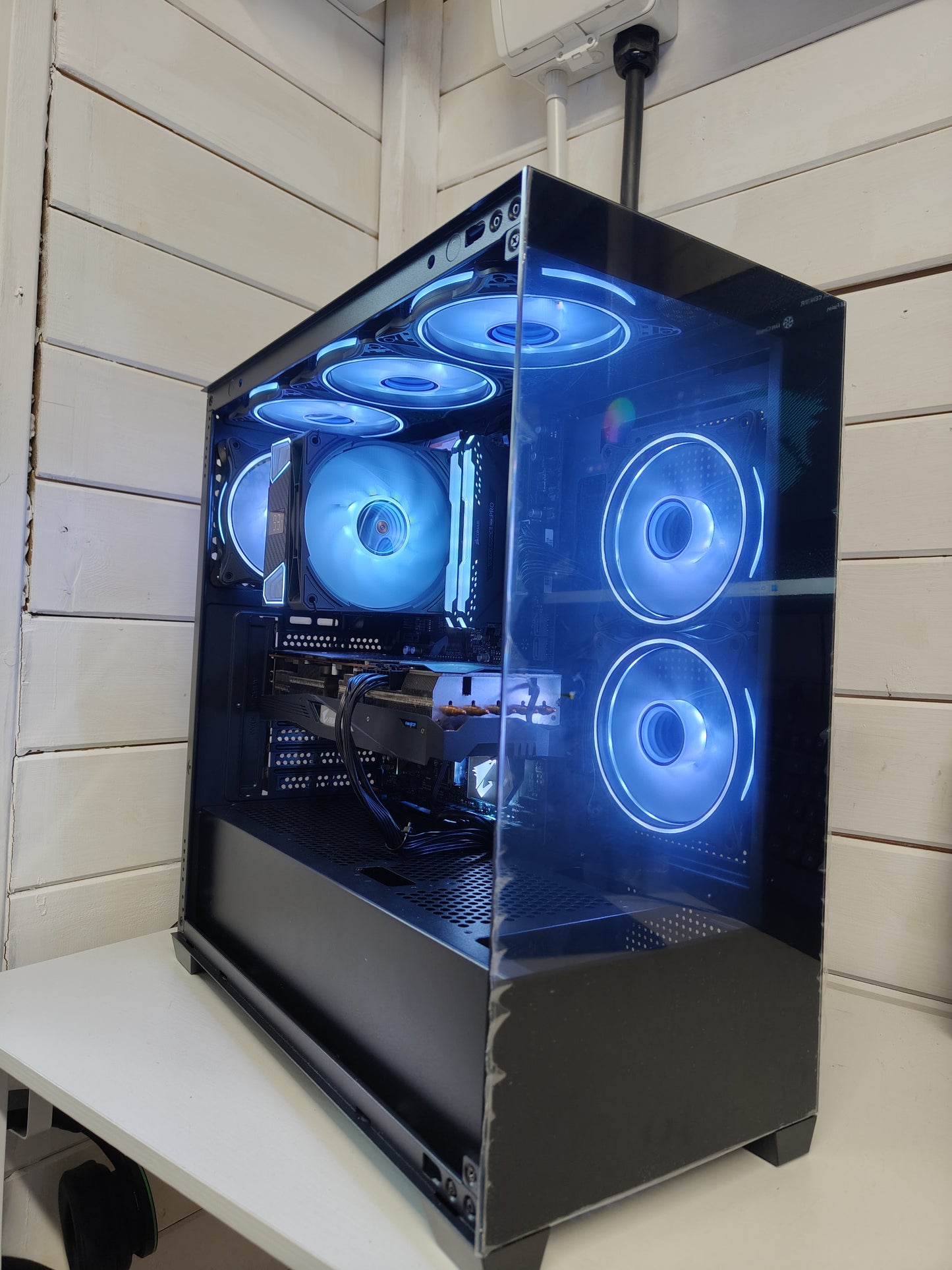 Ryzen 5 3600 | AORUS RX 5700 XT 8GB | 32GB RGB | 1.2TB Storage