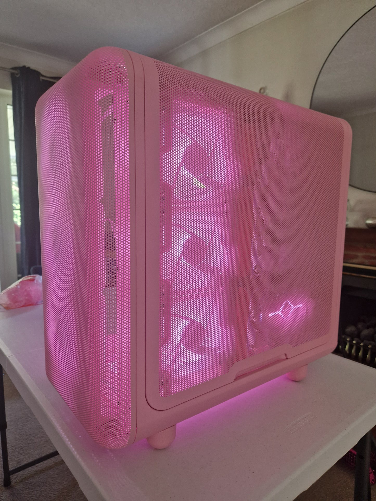 The Strawberry Milk 🍓🥛 | Ryzen 5 5600 | RX 9060 XT 16GB | 16GB RGB | 1TB NVMe | HYTE X50 Strawberry Milk | Display Cooler | 1440p Gaming PC | Fortnite & GTA | DDR4