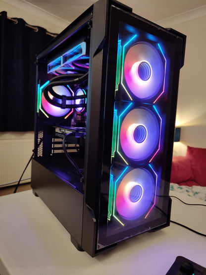 THE PARSNIP SIMULATOR BUNDLE Ryzen 5 • Intel Arc B580 12GB • 16GB RAM • 1TB NVMe • 27” 144Hz Monitor