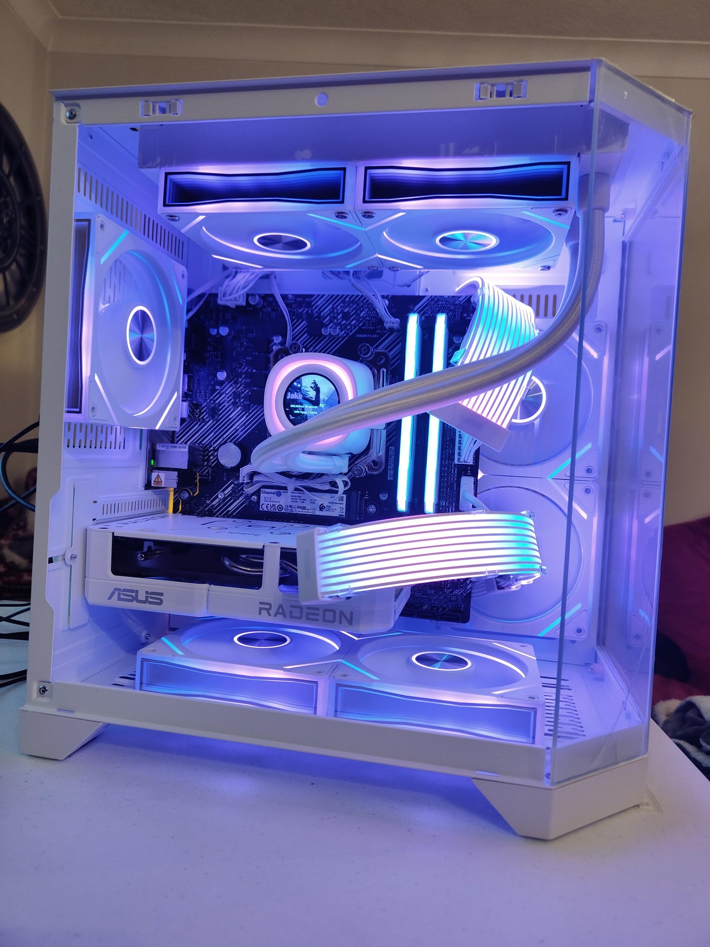 THE FROSTBITE 1080 – All-White 1080p Gaming Beast | White Build | DDR4