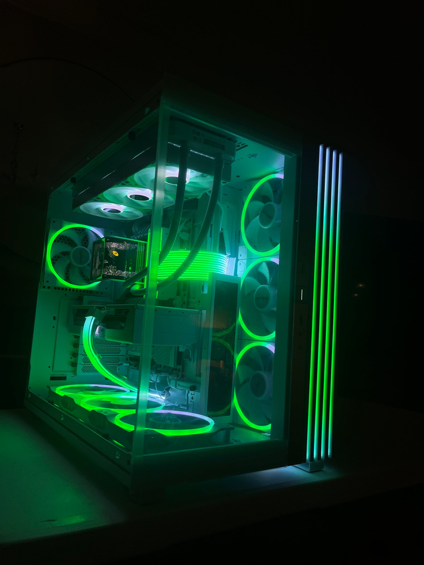 White Titan X3D – Ultimate 1440p Gaming Powerhouse | White Build | DDR5