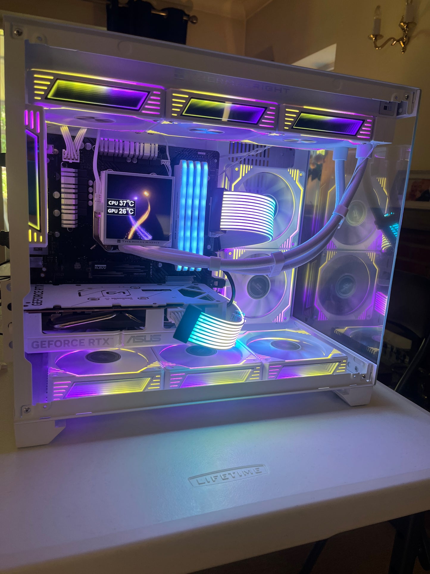 The Tom – RTX 5060 White Gaming PC | Ryzen 5 5600 | 32GB RAM | 1TB NVMe | LCD AIO | Windows 11 | Fortnite & GTA | White Build | DDR4 | Streaming Ready