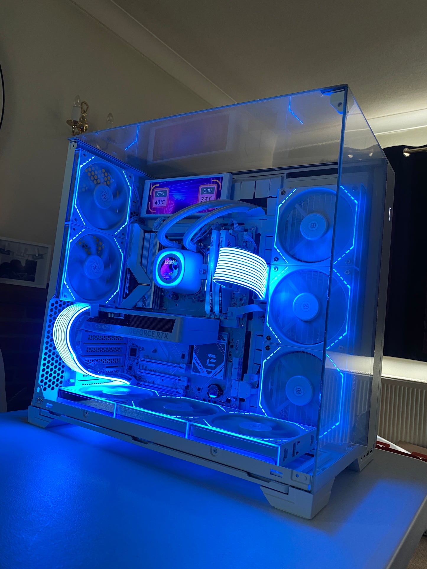 The Molly AM4 – Ryzen 7 | RTX 5060 | 32GB | LCD Showcase Gaming PC | Fortnite & GTA | DDR5 | Streaming Ready