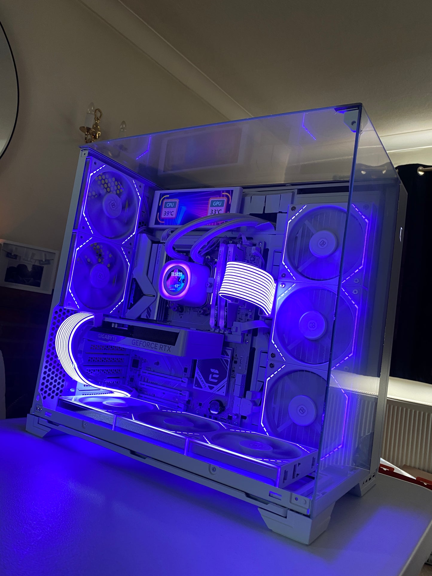 The Molly AM4 – Ryzen 7 | RTX 5060 | 32GB | LCD Showcase Gaming PC | Fortnite & GTA | DDR5 | Streaming Ready