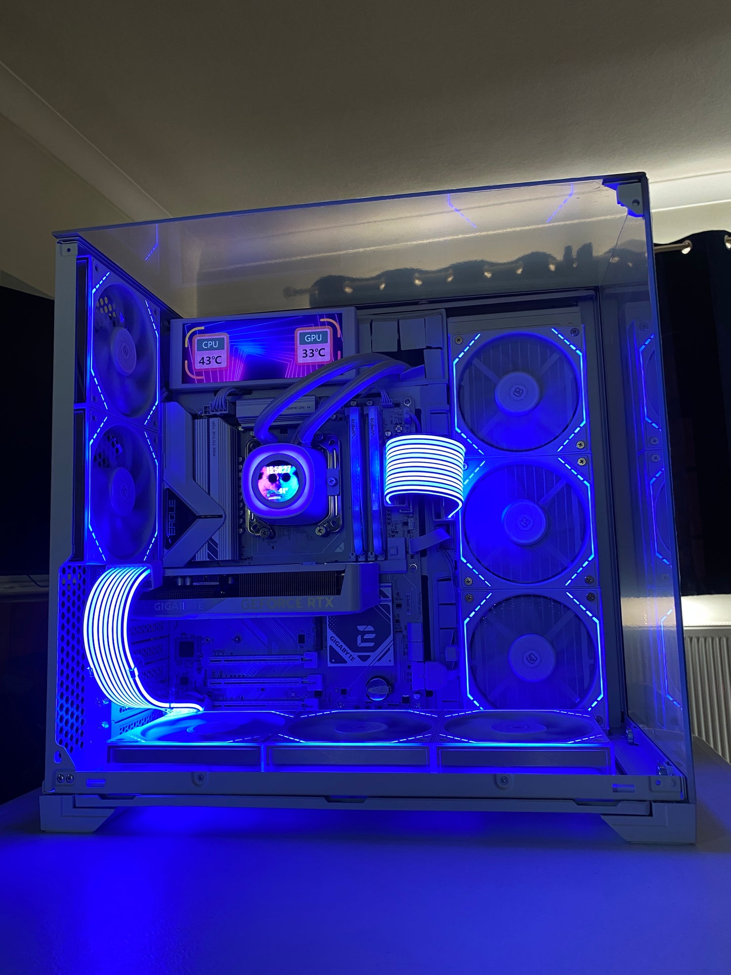 The Molly AM5 – Ryzen 5 | RTX 5060 | 32GB DDR5 | LCD Showcase Gaming PC | Fortnite & GTA | Streaming Ready