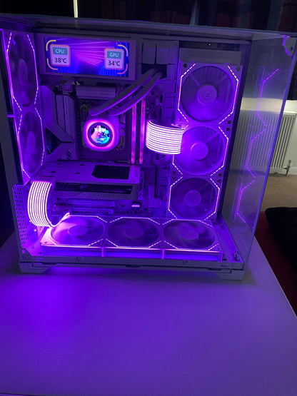 The Molly AM5 – Ryzen 5 | RTX 5060 | 32GB DDR5 | LCD Showcase Gaming PC | Fortnite & GTA | Streaming Ready