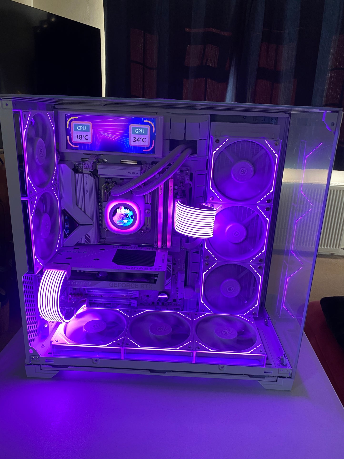 The Molly AM4 – Ryzen 7 | RTX 5060 | 32GB | LCD Showcase Gaming PC | Fortnite & GTA | DDR5 | Streaming Ready