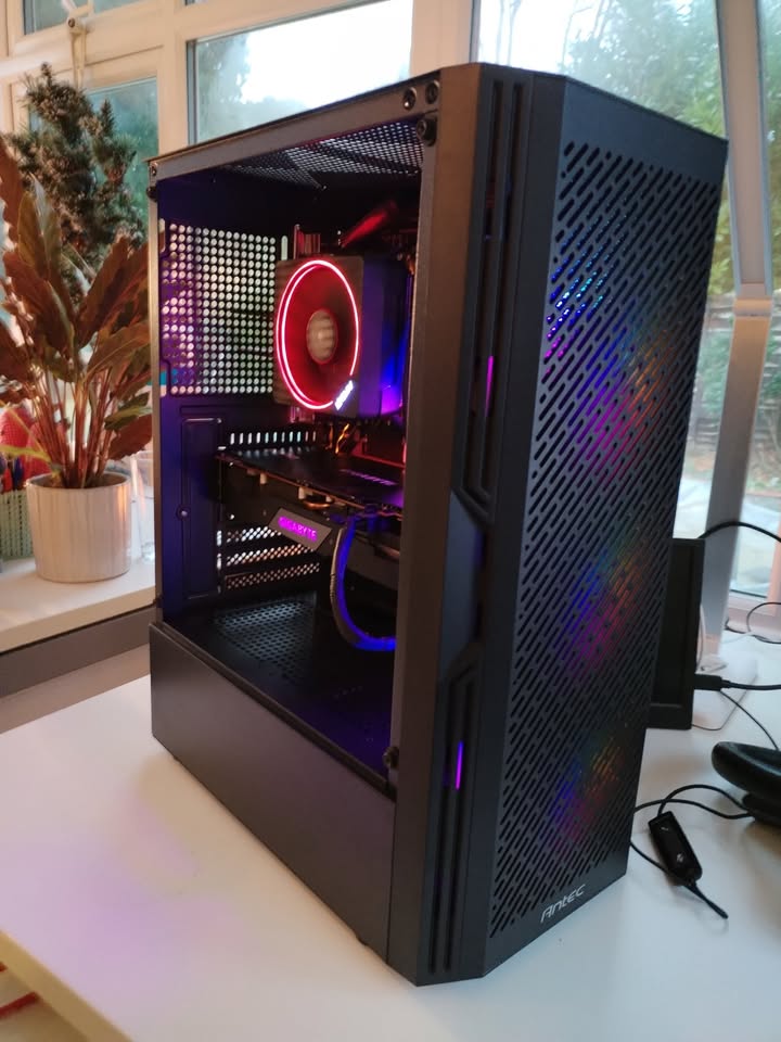 High - Performance 1080p Gaming PC | Ryzen 5 3600X | RX 5700 XT | 16GB RAM 🎮🔥AX20 Case - Pink Parsnip Computers